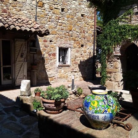 Гостевой дом Morelli House Montalbo Экстерьер фото