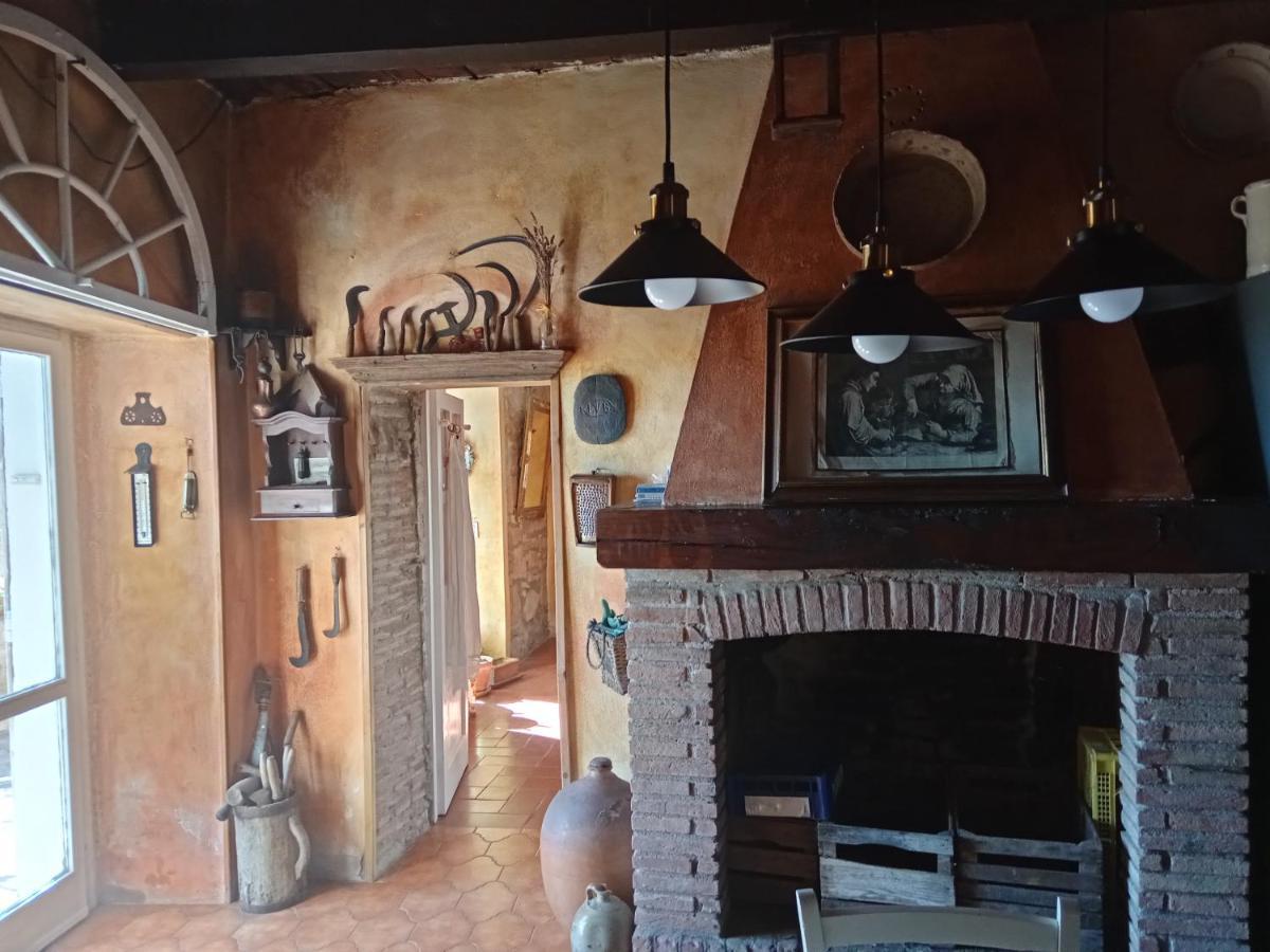 Гостевой дом Morelli House Montalbo Экстерьер фото