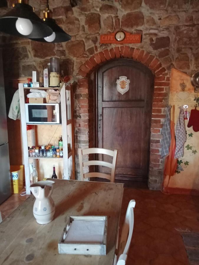 Гостевой дом Morelli House Montalbo Экстерьер фото