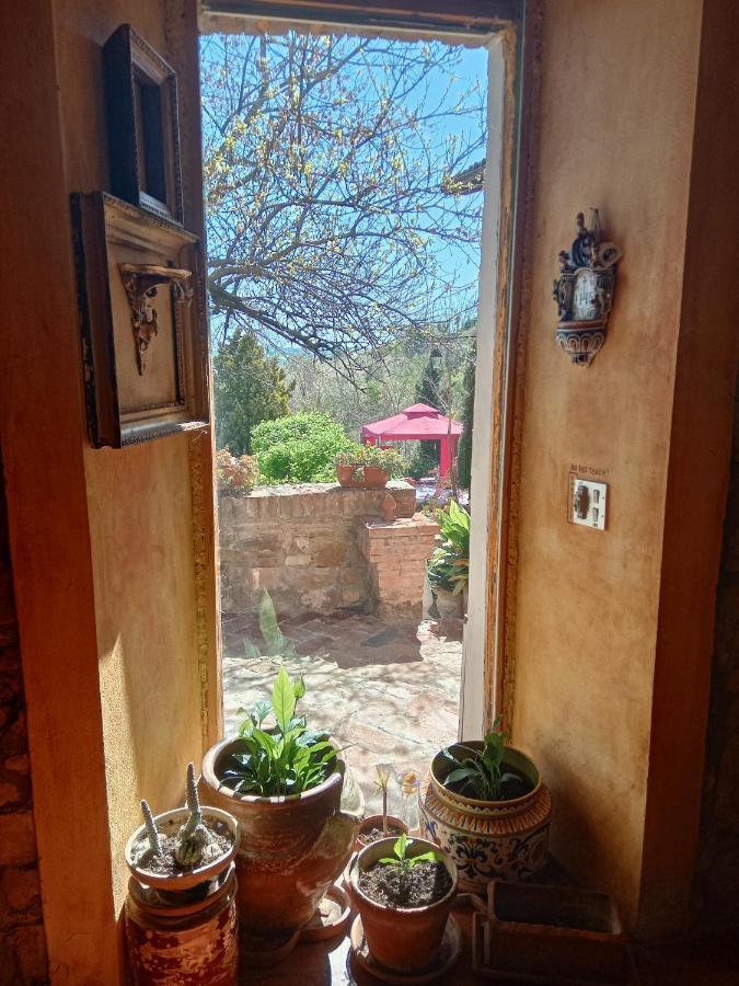 Гостевой дом Morelli House Montalbo Экстерьер фото