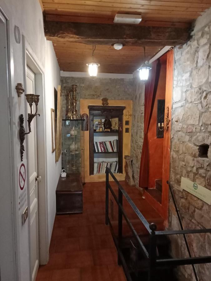 Гостевой дом Morelli House Montalbo Экстерьер фото