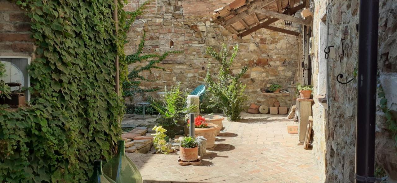 Гостевой дом Morelli House Montalbo Экстерьер фото