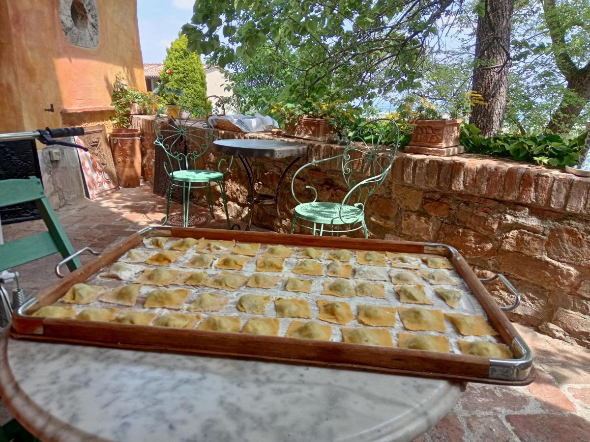 Гостевой дом Morelli House Montalbo Экстерьер фото